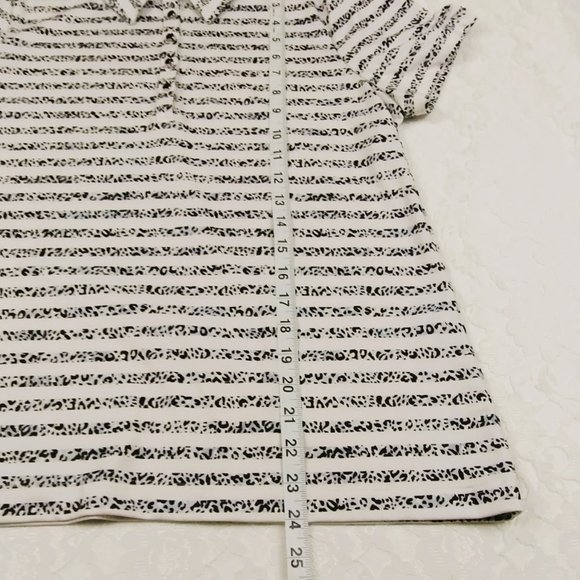 Chico's Zenergy Golf Polo Womens Sz 1 Med Black White Soft Short Sleeve Jersey - Picture 7 of 12